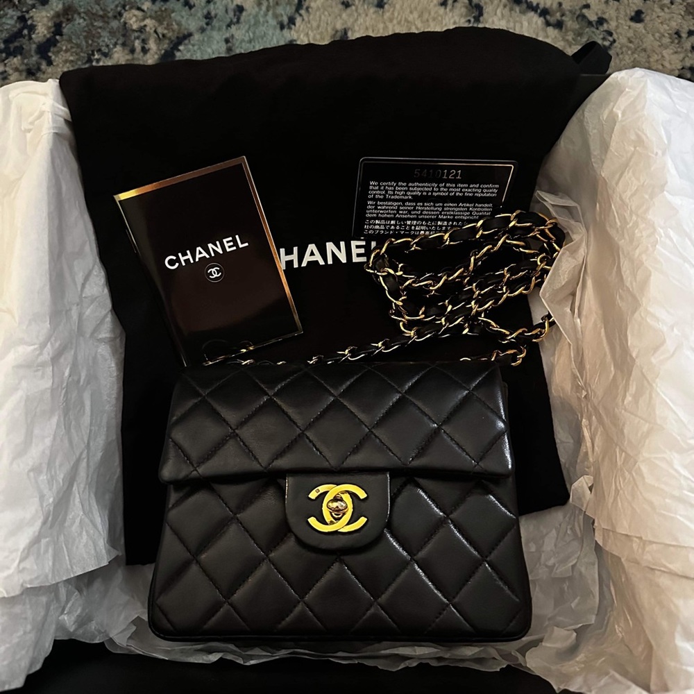 SALE! Iconic Vintage Chanel lambskin mini square